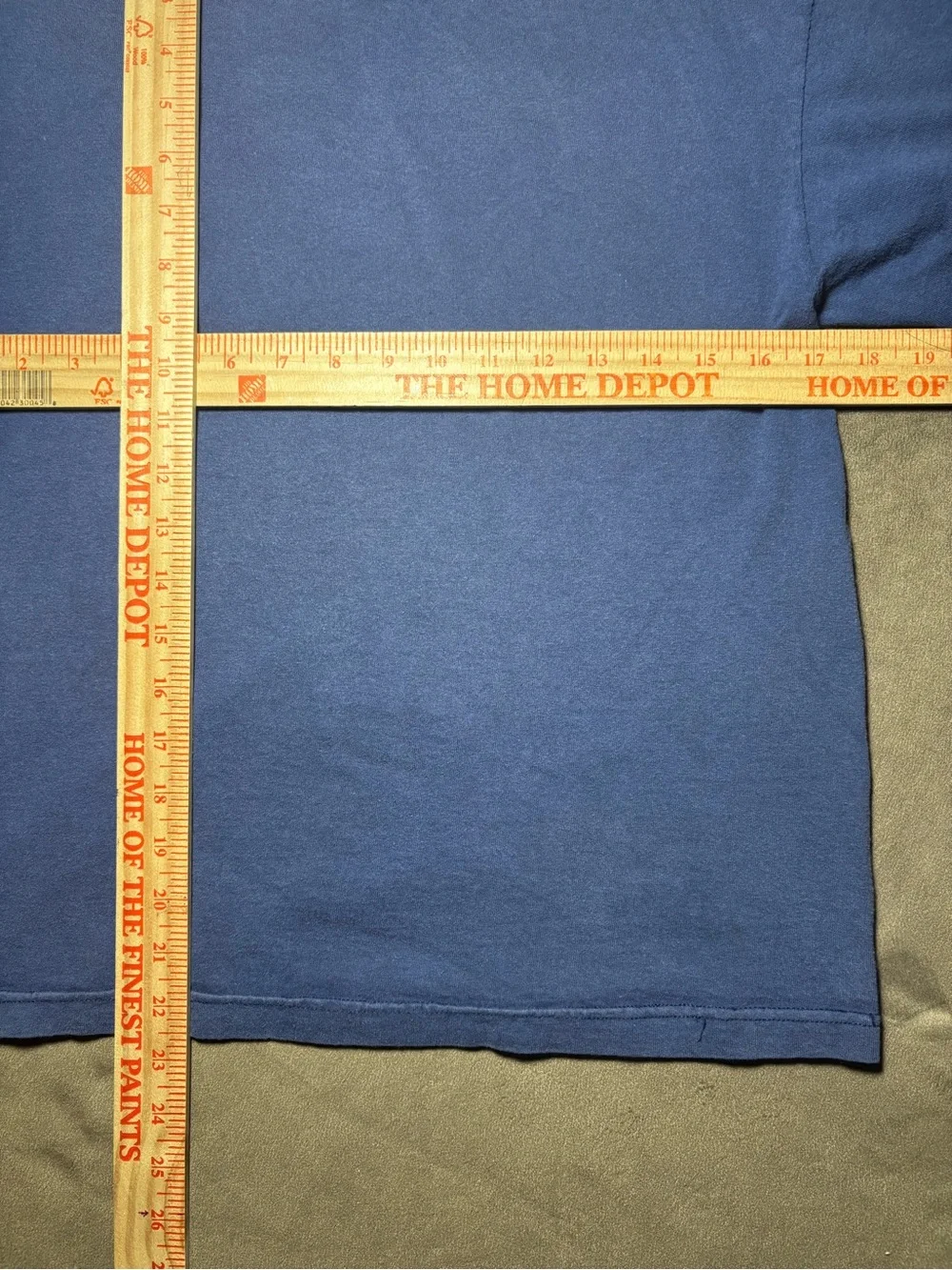 Nike New York Yankees World Series Champions Graphic Tee – Size: Youth Large